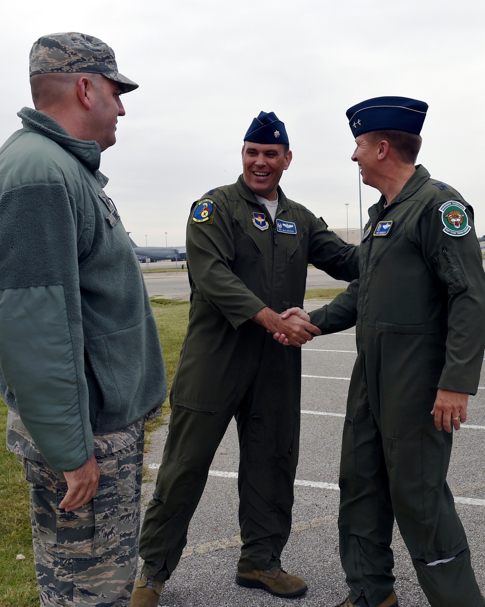 19th Air Force commander visits Lone Star Gunfighters