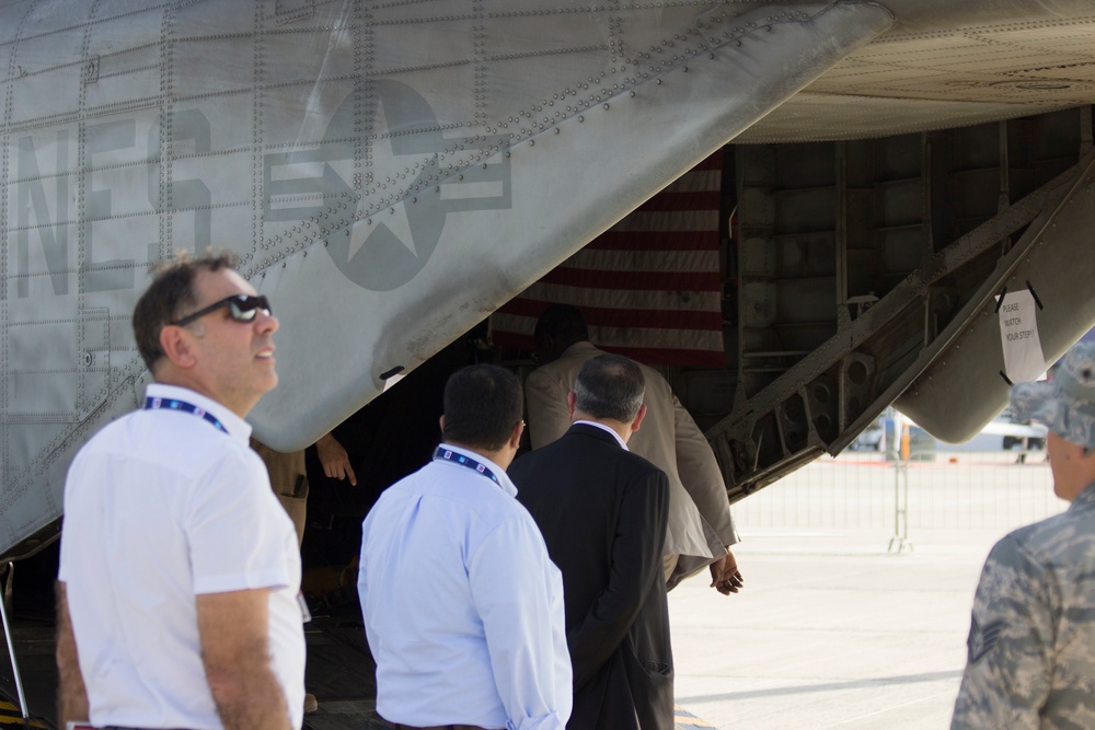 15th MEU shows off aircraft during Dubai Airshow