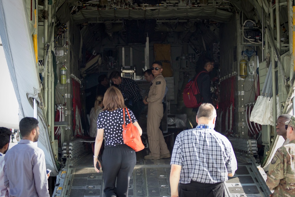 15th MEU shows off aircraft during Dubai Airshow