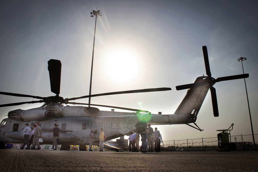 15th MEU shows off aircraft during Dubai Airshow