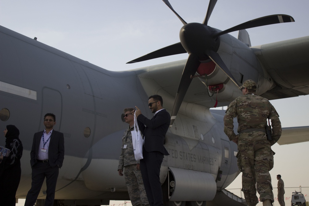 15th MEU shows off aircraft during Dubai Airshow