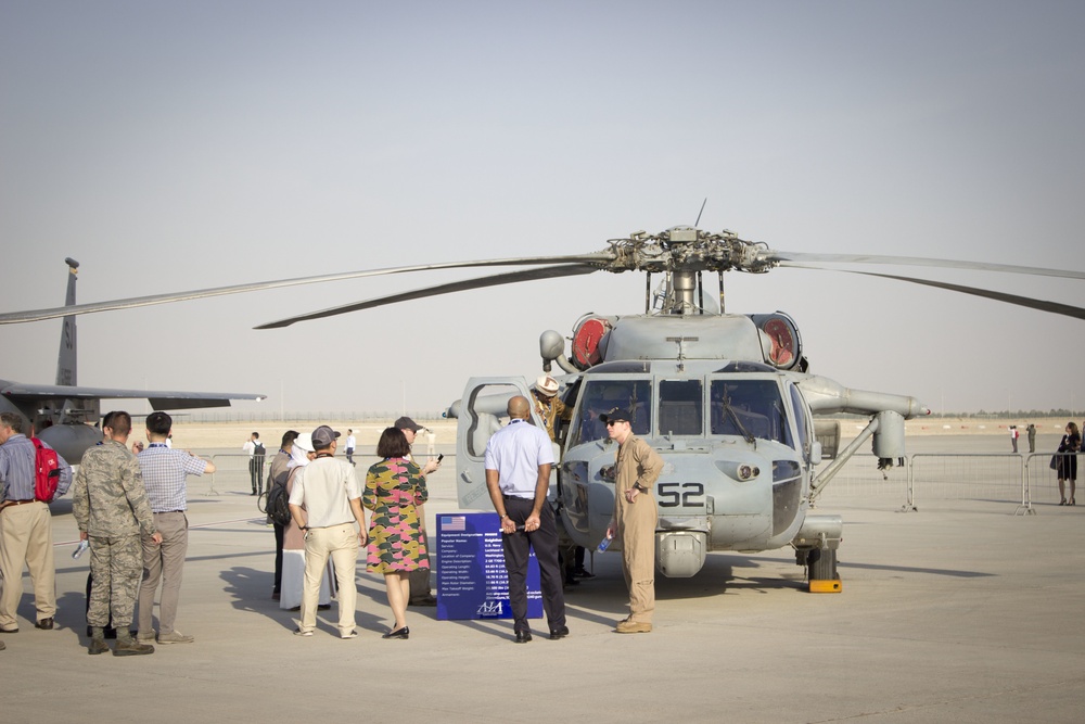 15th MEU shows off aircraft during Dubai Airshow