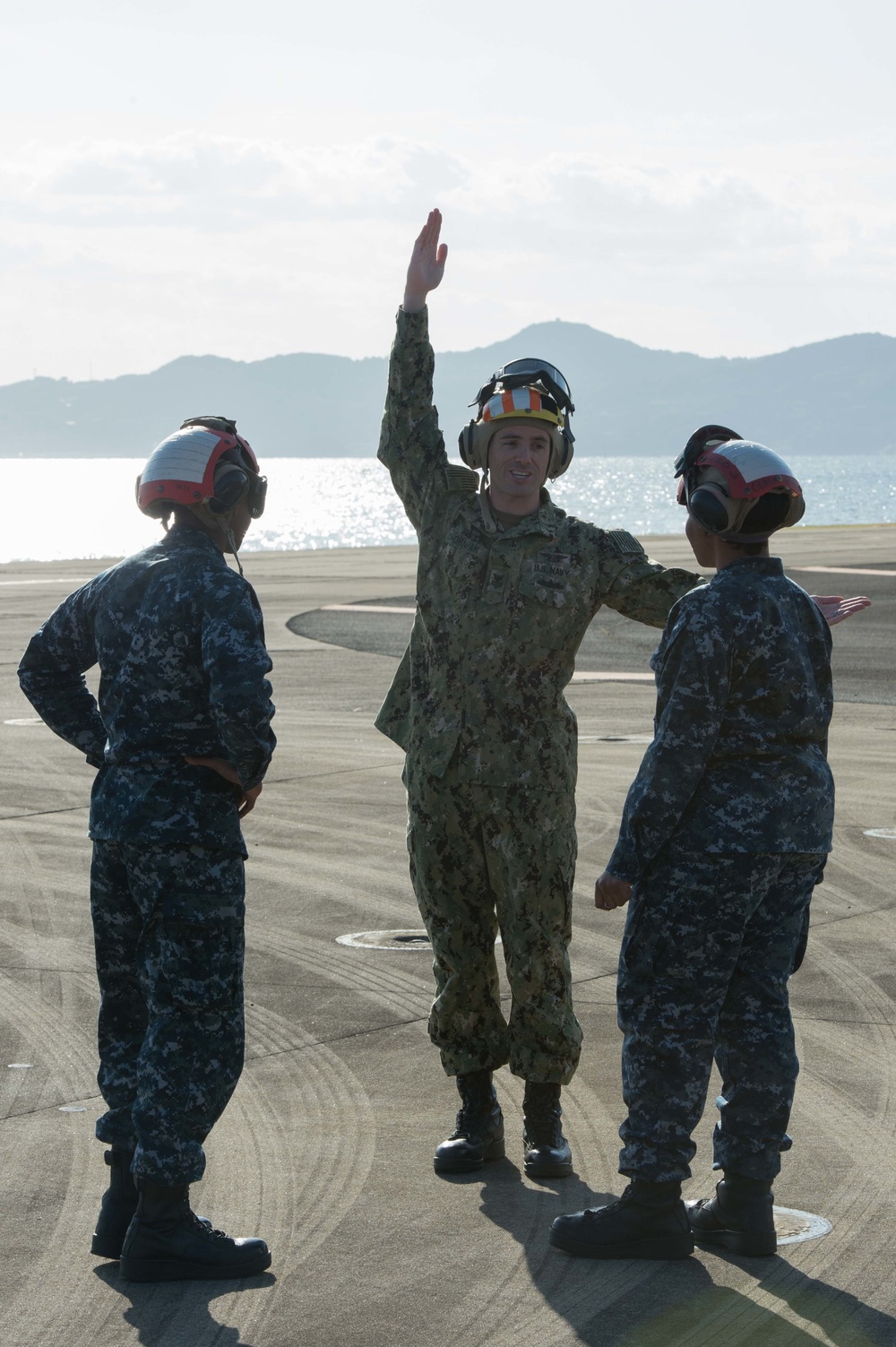 Landing Signalman Enlisted Course in Sasebo