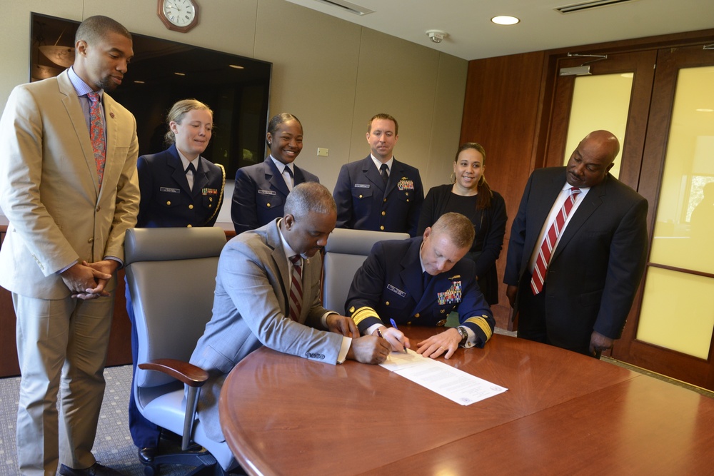 Coast Guard signs memorandum of agreement with Texas Southern University