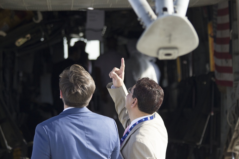 15th MEU shows off aircraft during Dubai Airshow