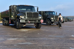 Fueling aircraft, fueling Combat Airlift