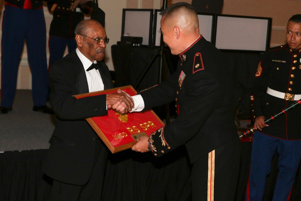Recruiting Station Springfield Celebrates 242nd Marine Corps Birthday
