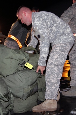 137th Signal Company returns from Puerto Rico [Image 7 of 7]