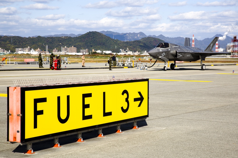VMFA-121 trains to fuel airpower in contaminated environment