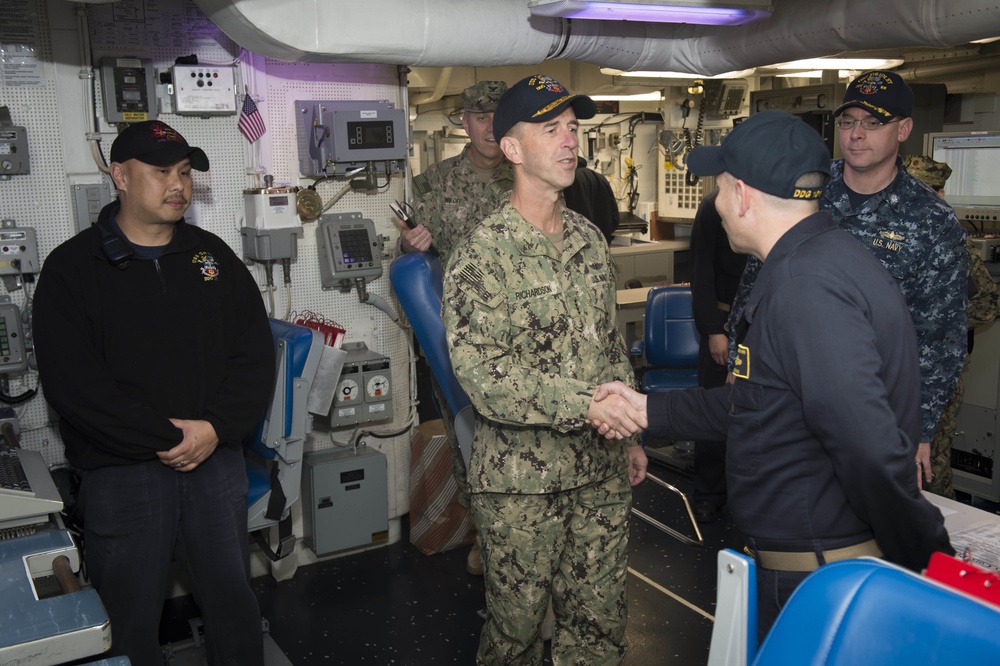 CNO Visits USS Gridley (DDG 101)