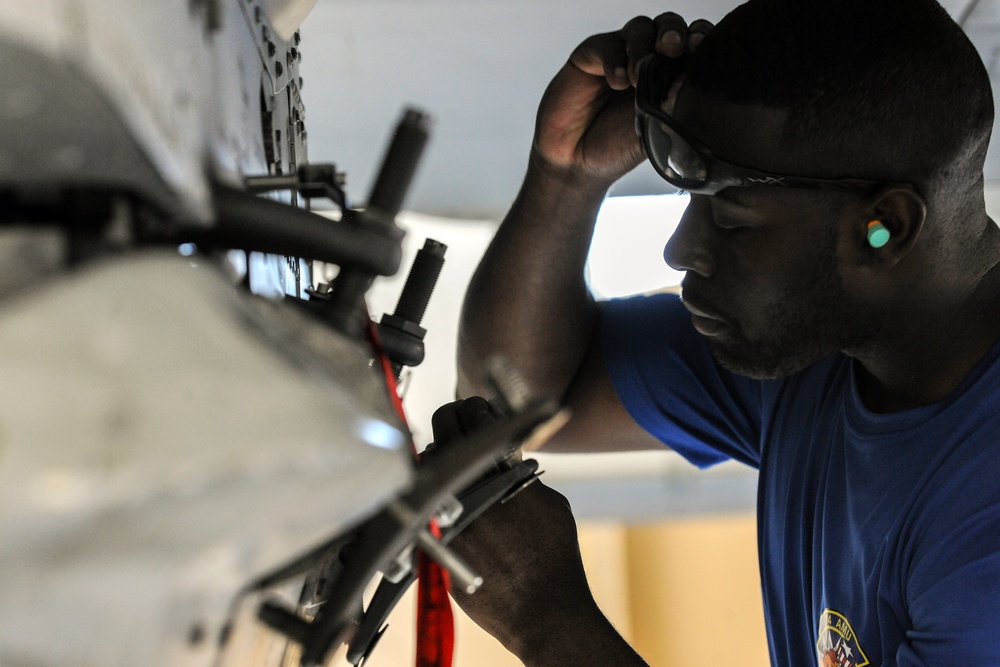 Load crews battle for bragging rights