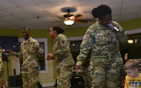 Families of fallen recognized at ‘Thanks for Giving’ event