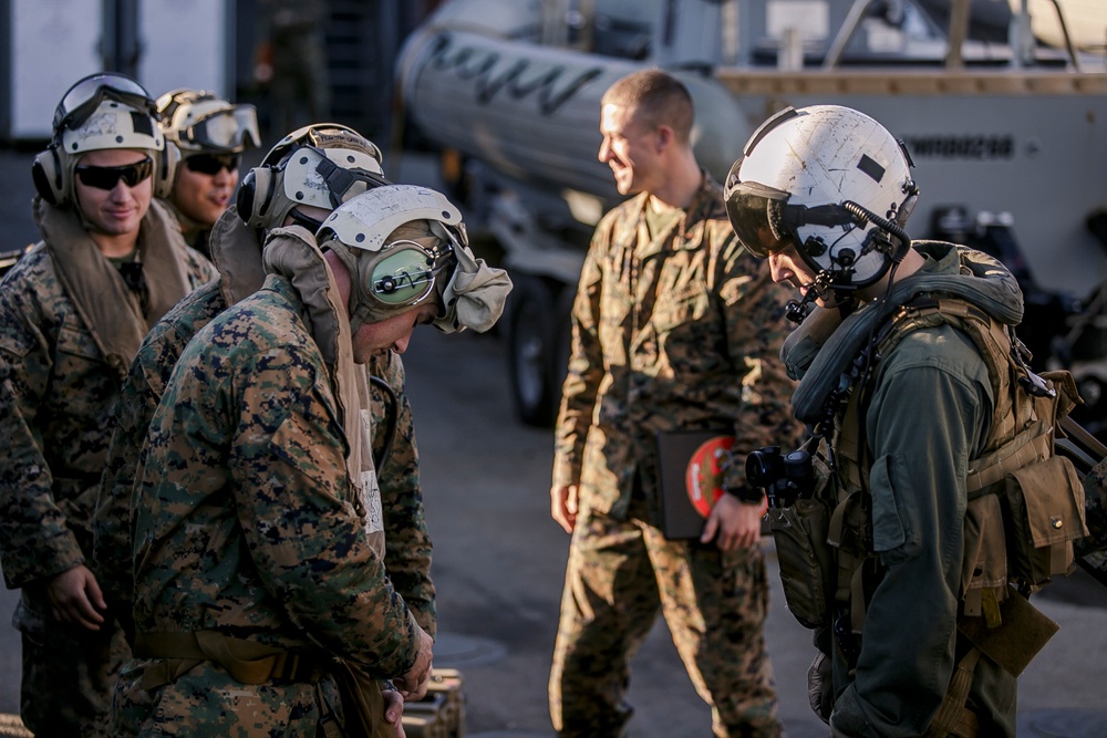 Ospreys Touchdown Aboard USS Oak Hill