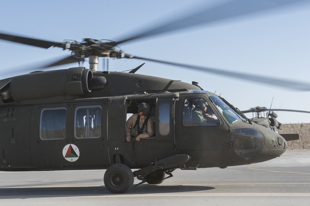 Afghanistan UH-60 Pilots train