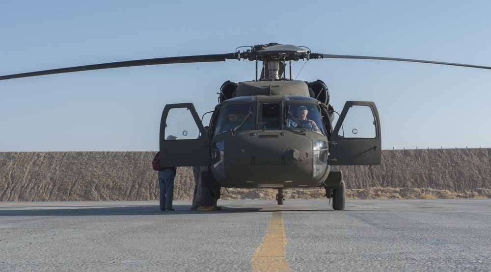 Dvids Images Afghanistan Uh 60 Pilots Train [image 2 Of 5]