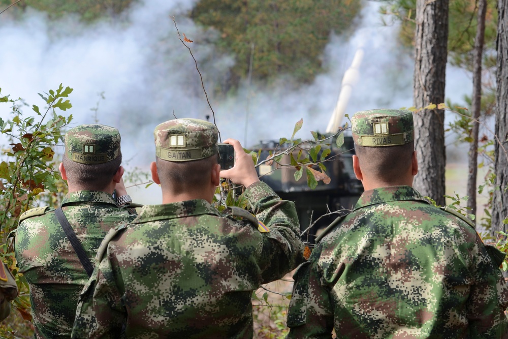 South Carolina National Guard and Colombian Army share field artillery expertise
