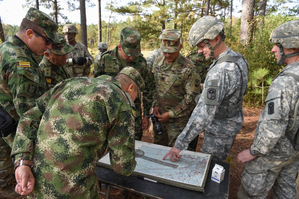 South Carolina National Guard and Colombian Army share field artillery expertise