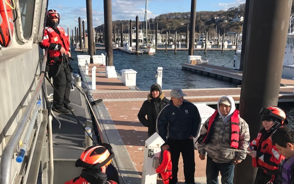 Coast Guard rescues 4 boaters near Keansburg, N.J.