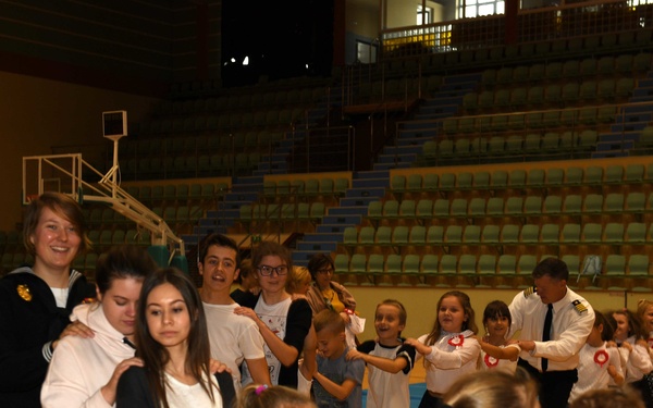 NSF Redzikowo Sailors visit a local school in Jezierzyce, Poland