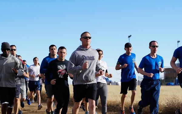 Turkey trotters truck toward Thanksgiving