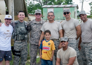 Foundation for Puerto Rico partners with military members to distribute food and water
