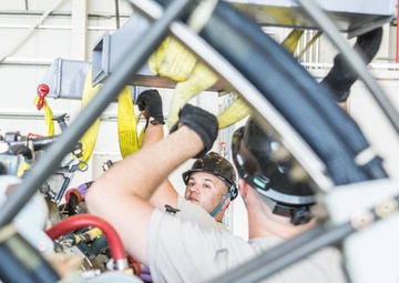 B-52 Stratofortress has conventional rotary launcher installed