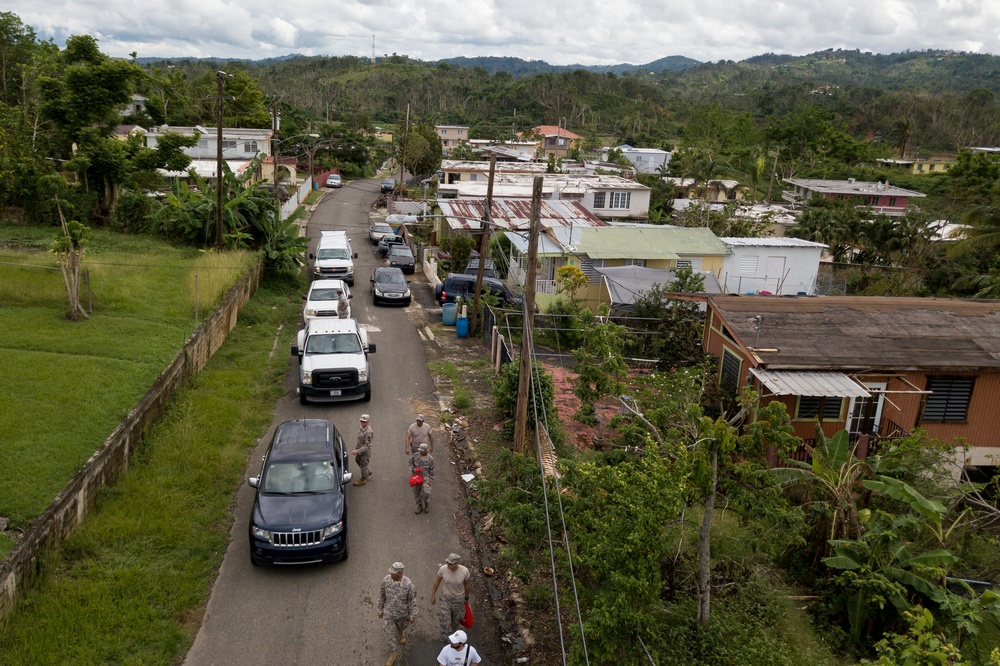 Foundation for Puerto Rico partners with military members to distribute food and water