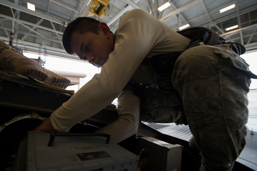 801st SOAMXS ensure Ospreys mission readiness