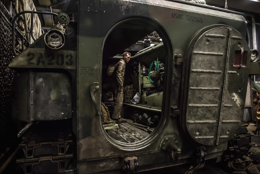 Fox Co. Conducts Mechanized Raid during COMPTUEX