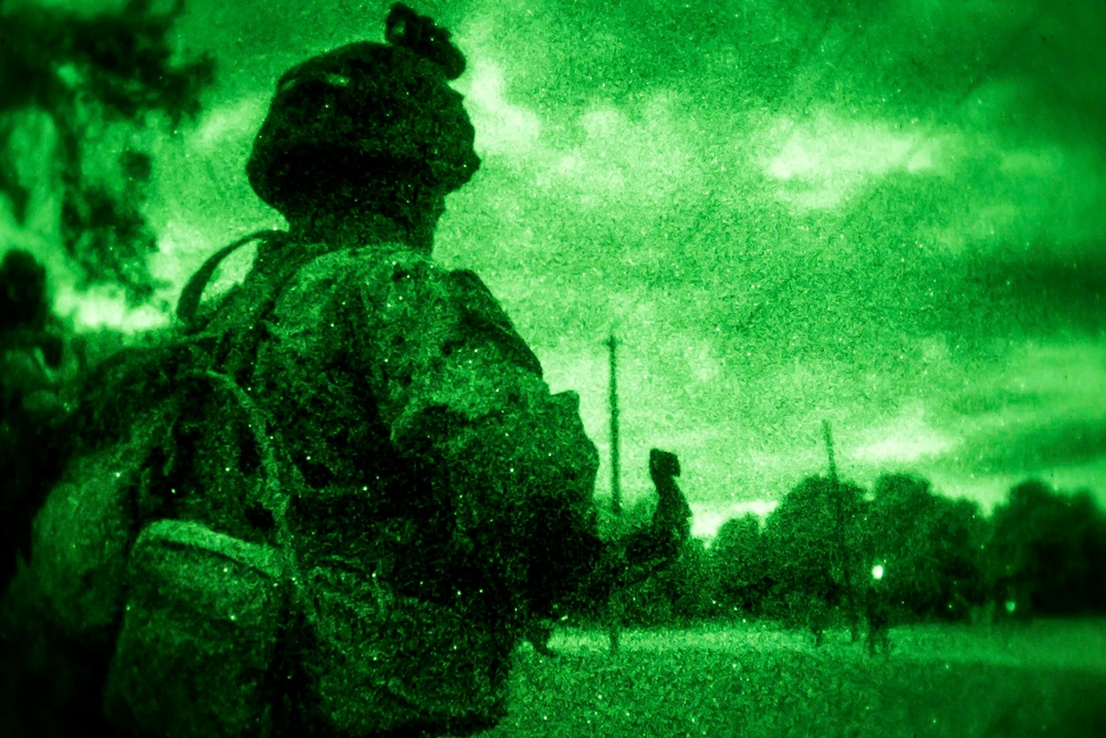 Fox Co. Conducts Mechanized Raid during COMPTUEX