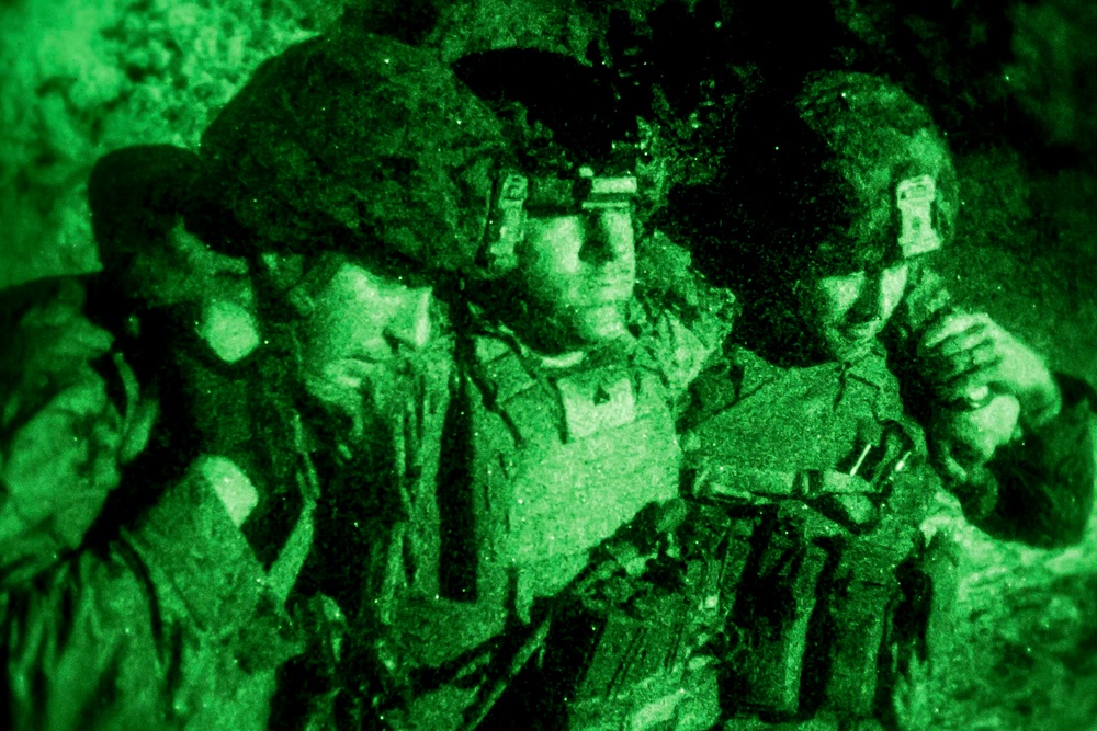 Fox Co. Conducts Mechanized Raid during COMPTUEX