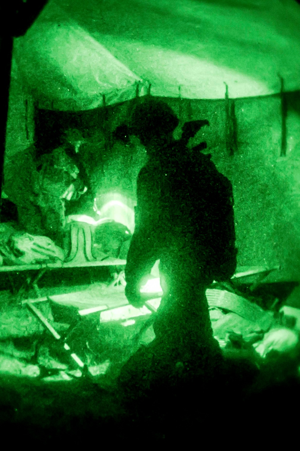 Fox Co. Conducts Mechanized Raid during COMPTUEX