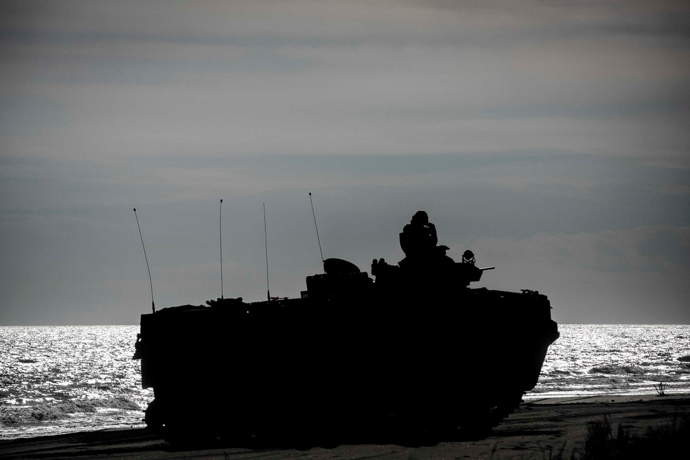 Fox Co. Conducts Mechanized Raid during COMPTUEX