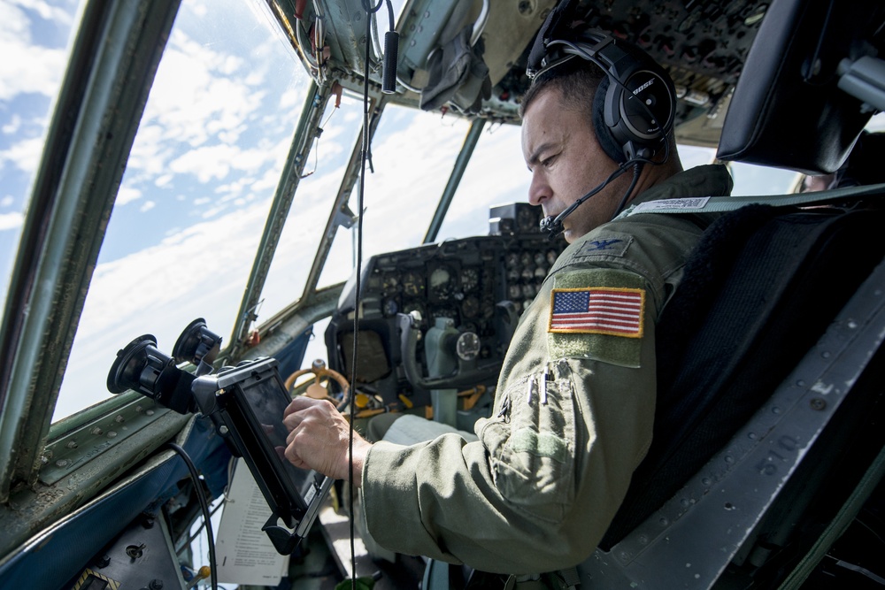 PRANG WC-130H picks up equipment