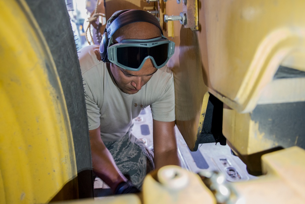 PRANG WC-130H picks up equipment