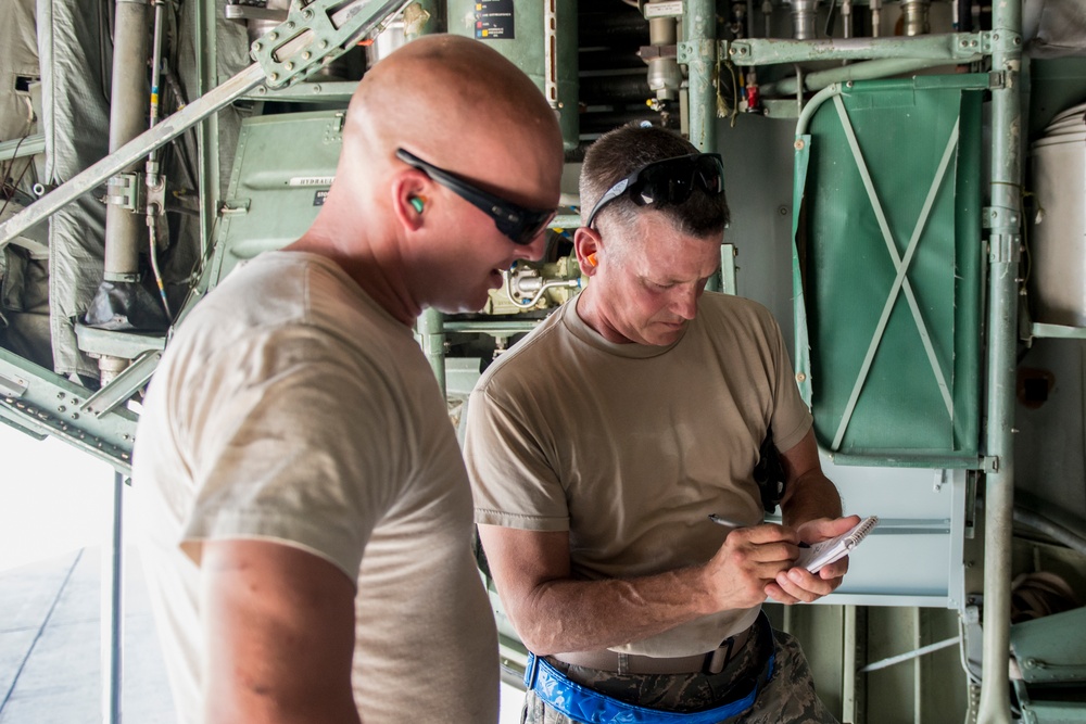 PRANG WC-130H picks up equipment