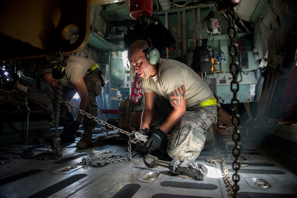PRANG WC-130H picks up equipment