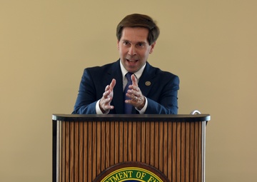 Officials dedicate Oak Ridge Construction Support Building