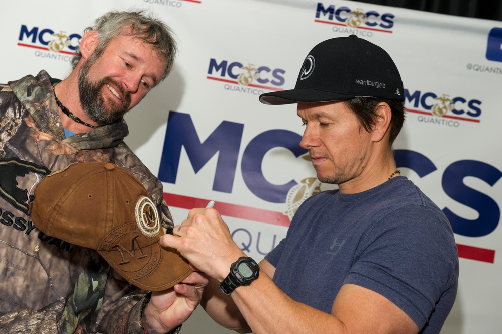 DVIDS Images MCCS MEET AND GREET WITH MARK WAHLBERG [Image 17 of 34]