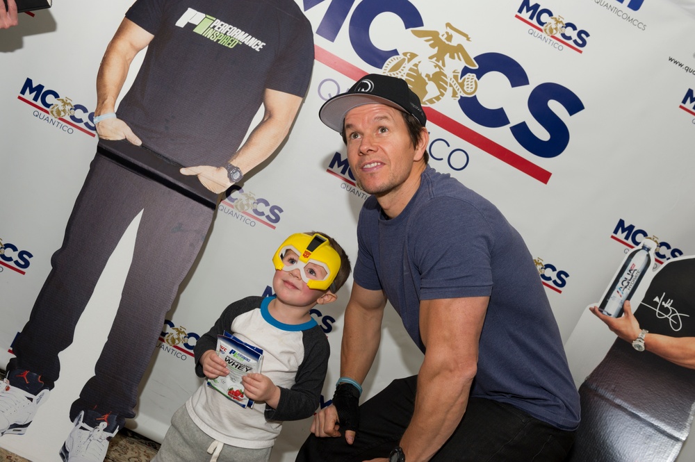 DVIDS Images MCCS MEET AND GREET WITH MARK WAHLBERG [Image 34 of 34]