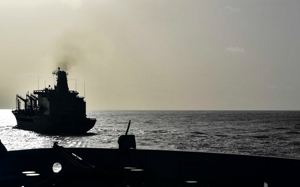 USS San Diego (LPD 22) Prepares to Pull Alongside USNS Leroy Grumman (T-AO 195)
