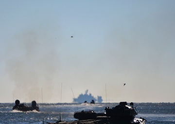 USS Iwo Jima (LHD 7) conducts COMPTUEX