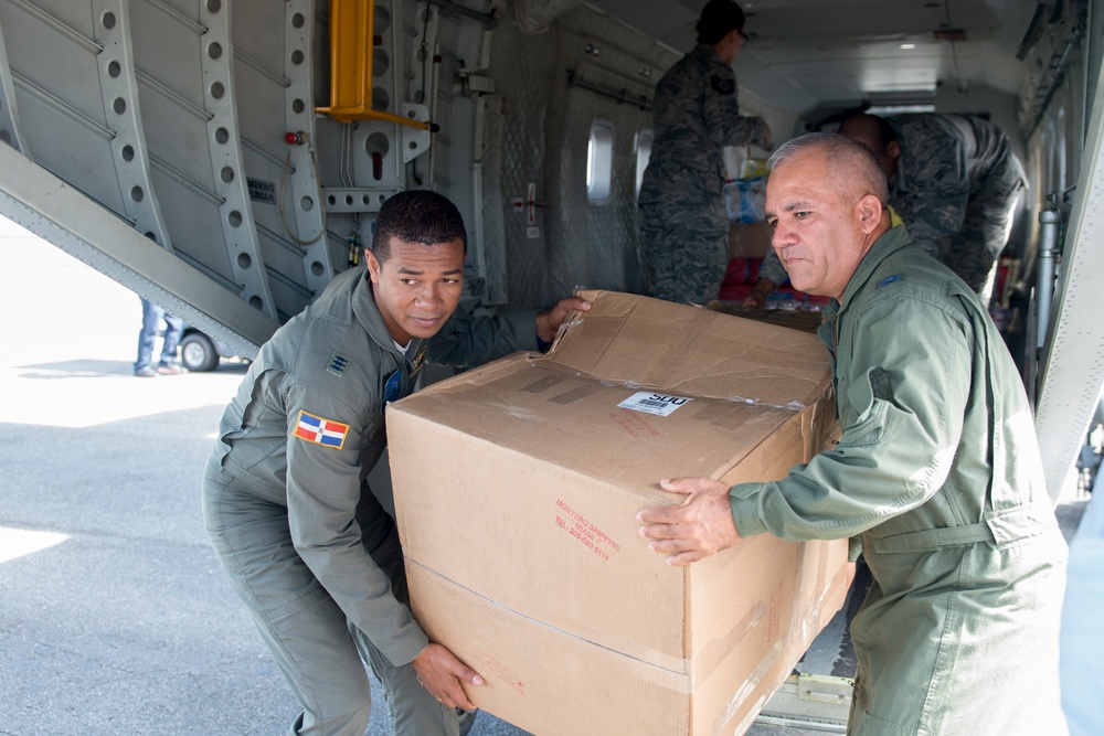 Dominican Republic delivers aid to Puerto Rico