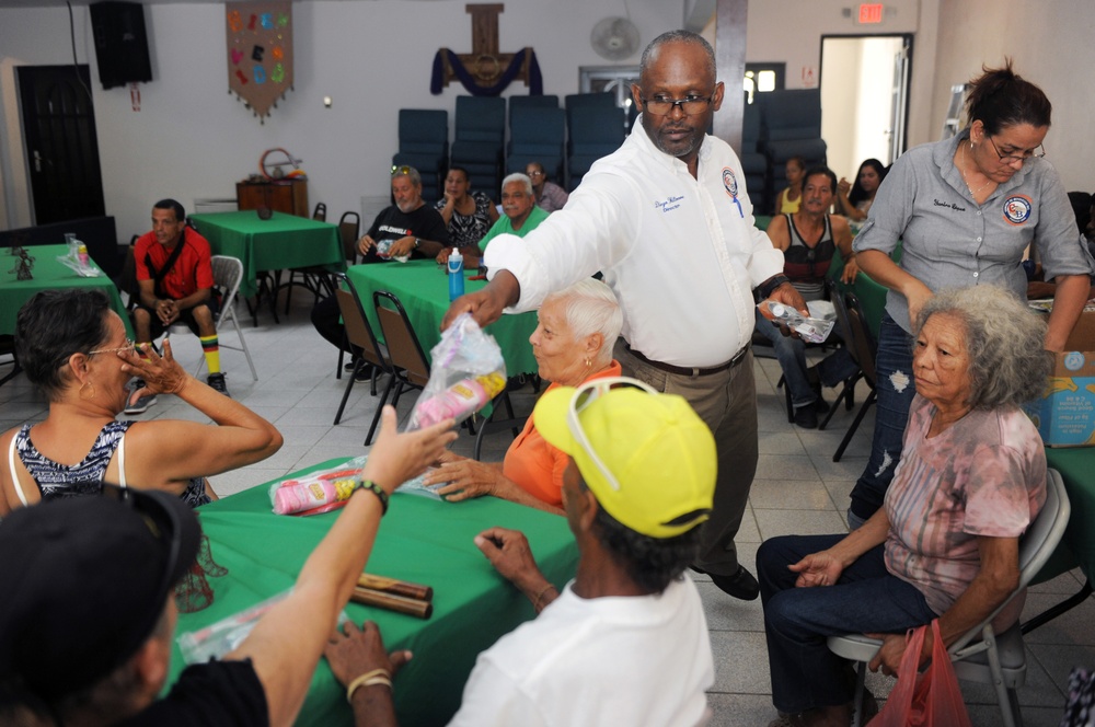 Volunteers bring Thanksgiving to Puerto Ricans in need