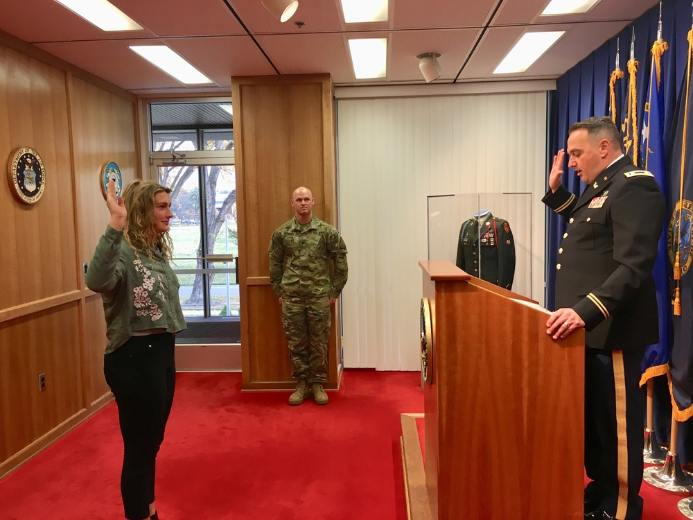 Like father, like daughter: Boise High student follows dad into the Idaho Army National Guard