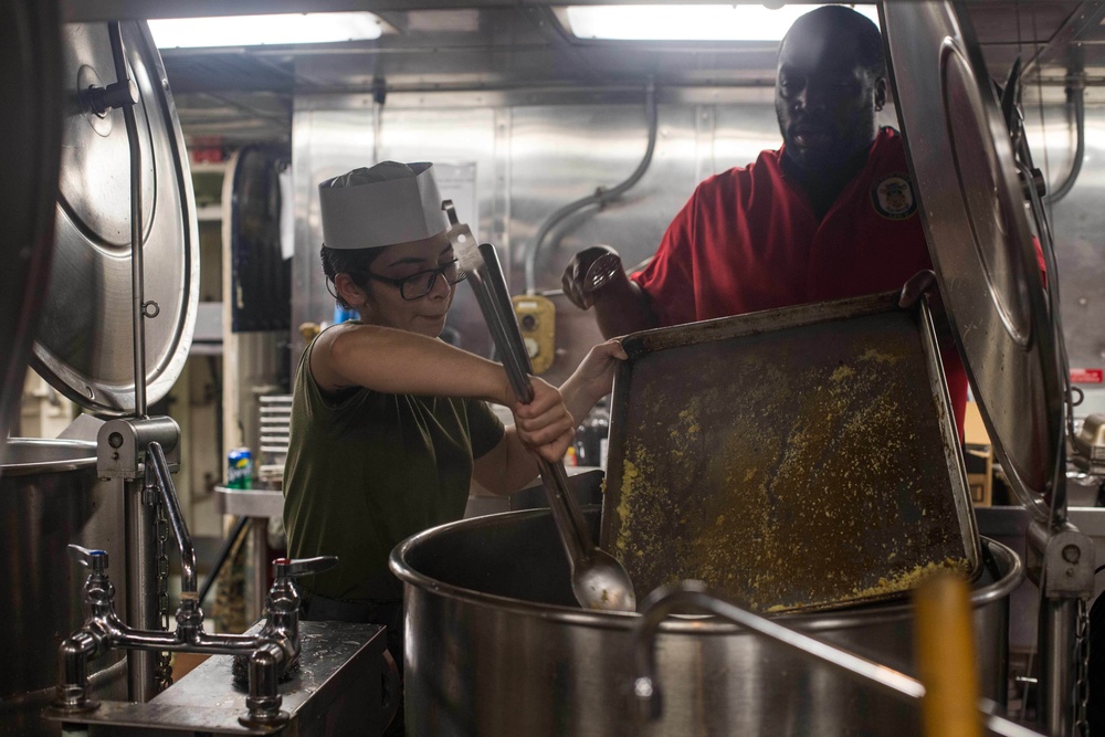 Turkey Day: 26th MEU and Iwo Jima ARG team work together to provide Thanksgiving meal aboard USS New York (LPD 21)