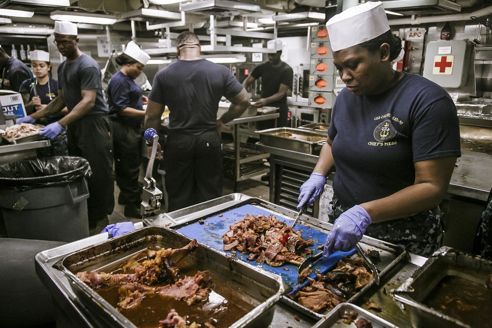 Navy-Marine Corps Team Celebrates Thanksgiving Aboard USS Oak Hill