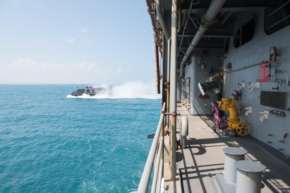 USS Pearl Harbor performs LCAC operations