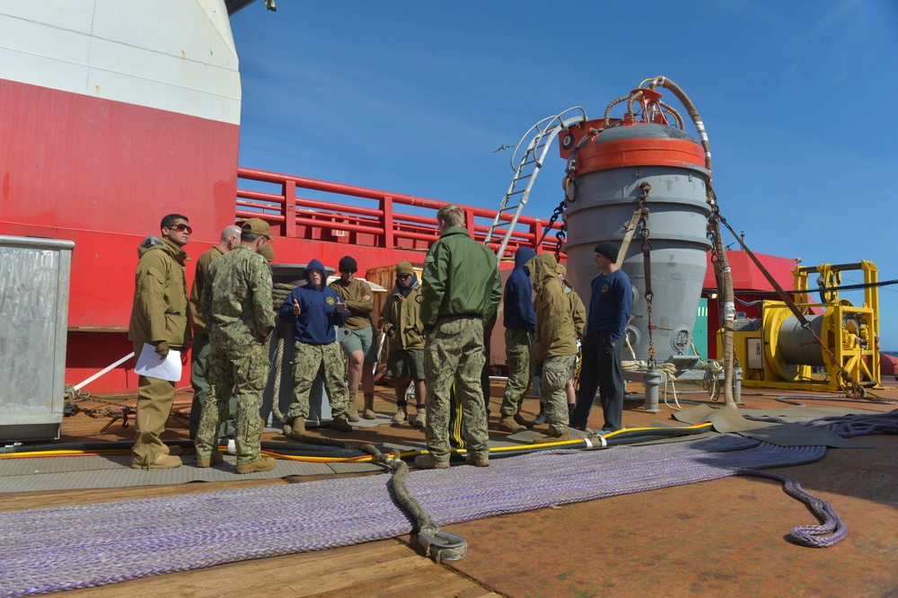 Undersea Rescue Command Loads Equipment to Assist Argentine Submarine
