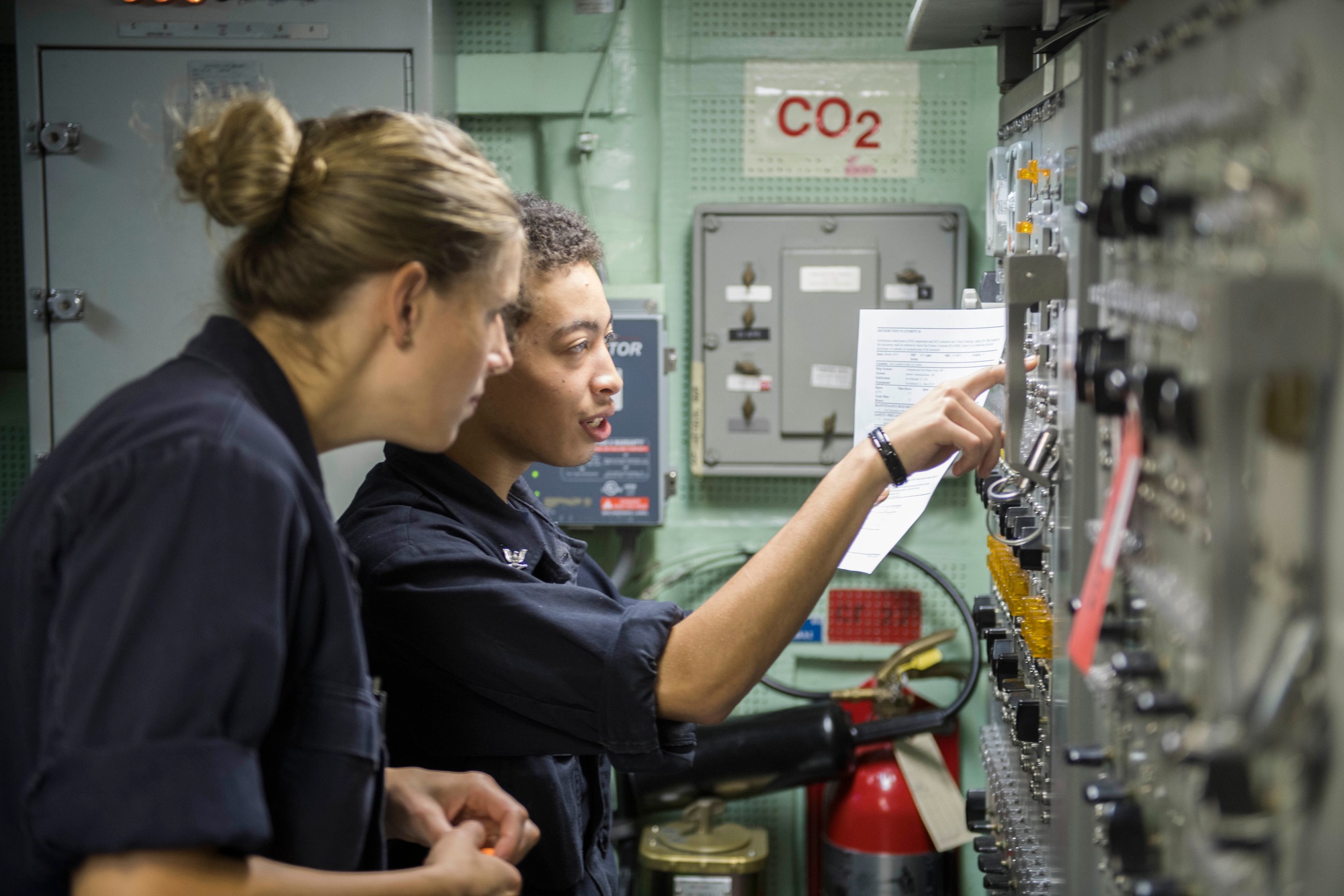 DVIDS - Images - USS Lake Erie (CG 70) Sailors complete spot check